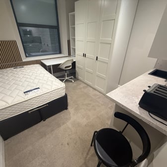 Bronze Room - Image 7